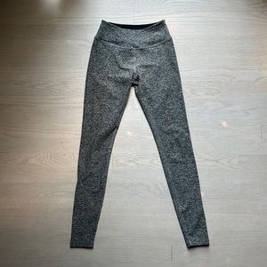 Beyond Yoga salt and pepper size small space dye long regular rise used